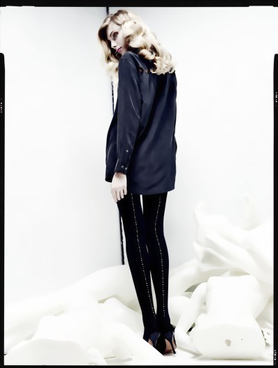 Omero - Stylish tights with beautiful rhinestone and pearl applique Monique Omero - Stylish tights with beautiful rhinestone and pearl applique Monique